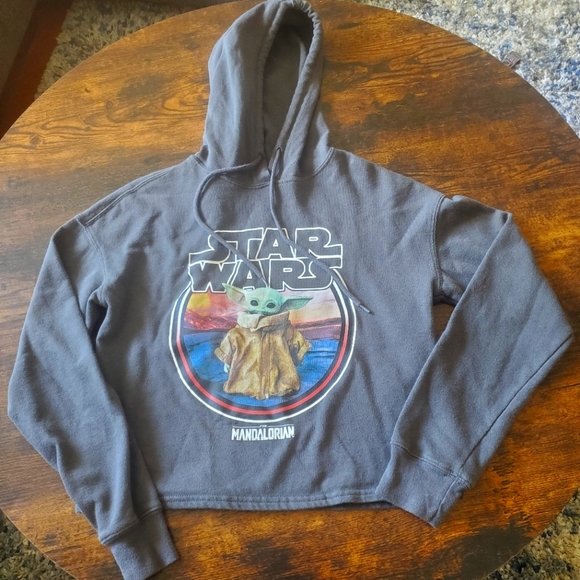 STAR WARS THE MANDALORIAN JUNIOR WOMEN'S SWEATSHIRT - Picture 1 of 1
